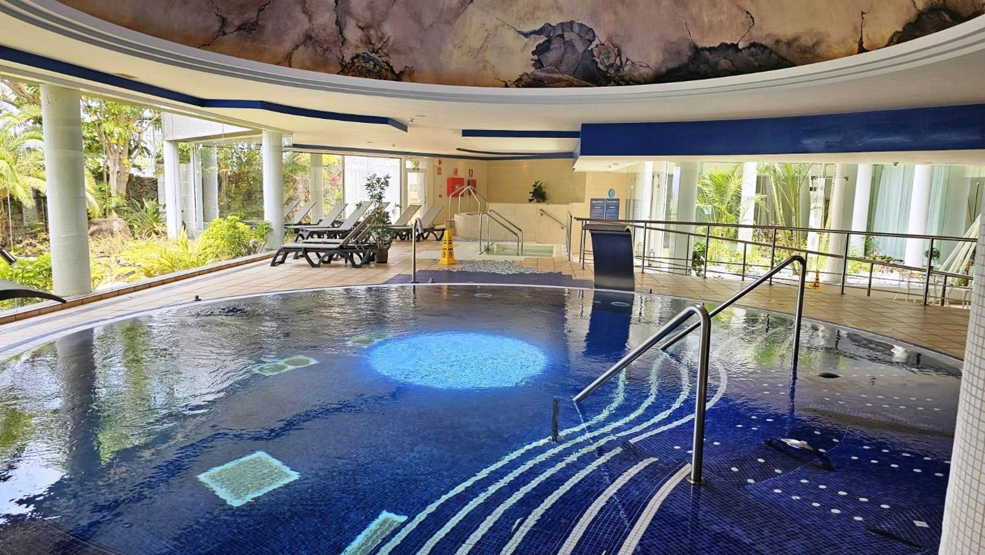 Blue Bay Paradise - Beach Front Apartment With Sea View Playa Paraiso  Dış mekan fotoğraf