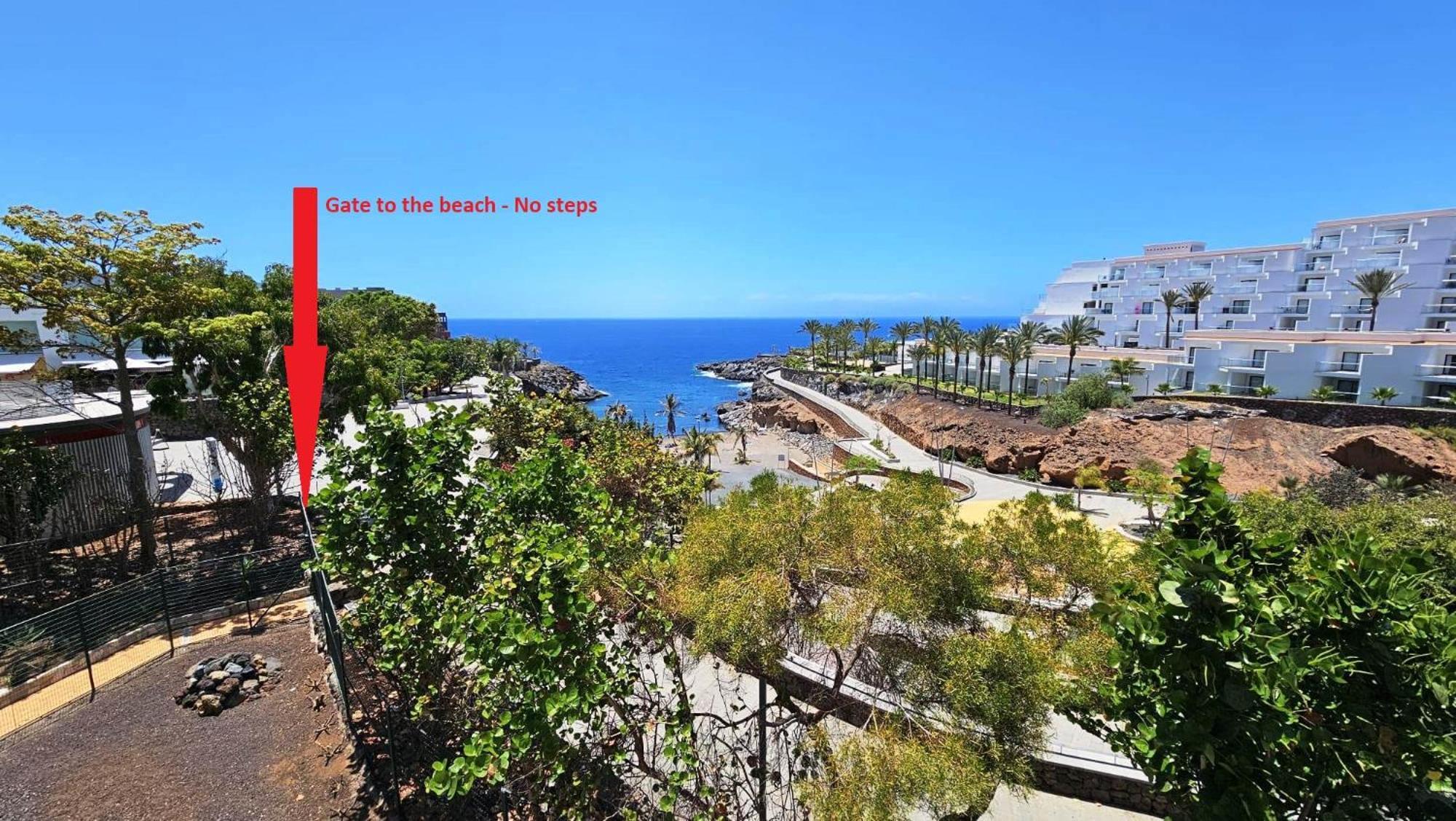 Blue Bay Paradise - Beach Front Apartment With Sea View Playa Paraiso  Dış mekan fotoğraf