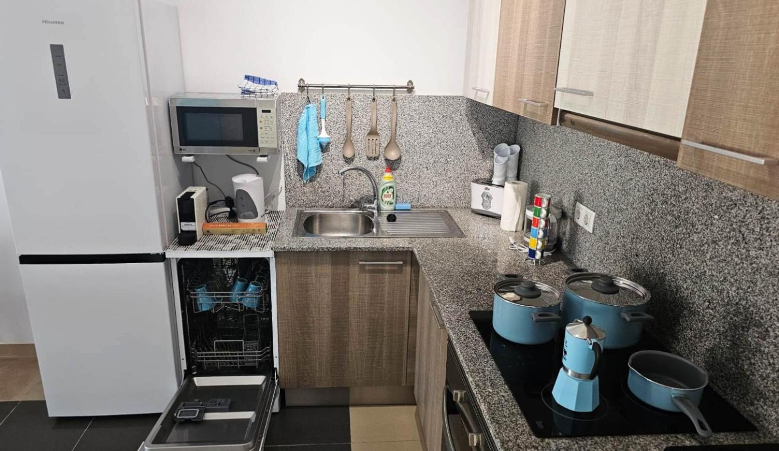 Blue Bay Paradise - Beach Front Apartment With Sea View Playa Paraiso  Dış mekan fotoğraf